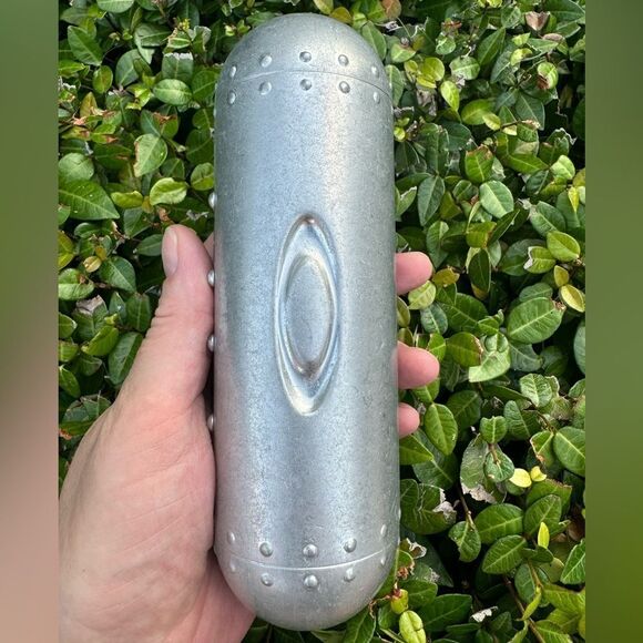 Vintage Oakley Metal Industrial Sunglasses Eyeglasses Case Holder Motorcycle - Picture 6 of 7